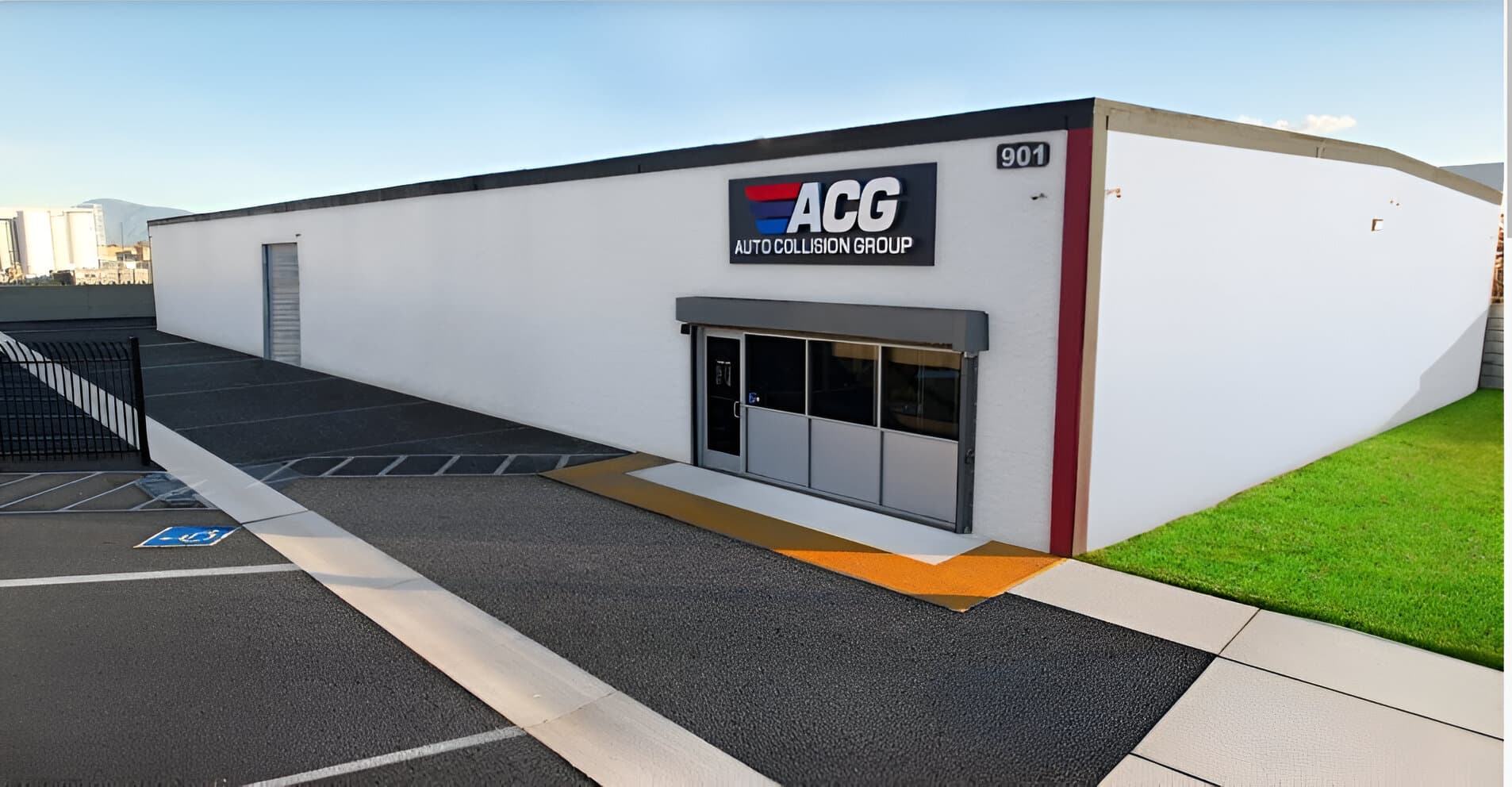 Auto Collision Group Bakersfield 2 certified auto body shop exterior view