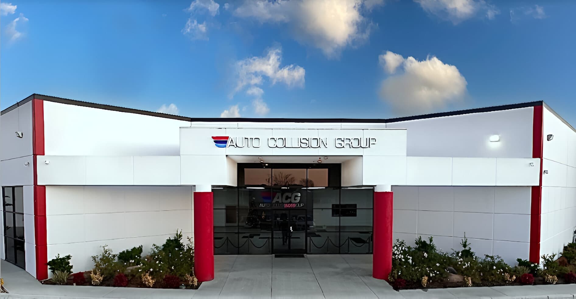 Exterior del taller certificado de Auto Collision Group en Victorville
